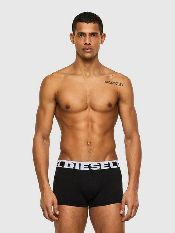 Diesel Boxershorts »Shawn Classic Trunk« (3 Stück) im 3er Pack Rot#ft5_slash#blau#ft5_slash#schwarz, Pink#ft5_slash#Blau#ft5_slash#Schwarz, Schwarz#ft5_slash#Weiß, Schwarz#ft5_slash#weiß 4 Diesel Boxershorts »Shawn Classic Trunk« (3 Stück) im 3er Pack Rot#ft5_slash#blau#ft5_slash#schwarz, Pink#ft5_slash#Blau#ft5_slash#Schwarz, Schwarz#ft5_slash#Weiß, Schwarz#ft5_slash#weiß – Bild 4