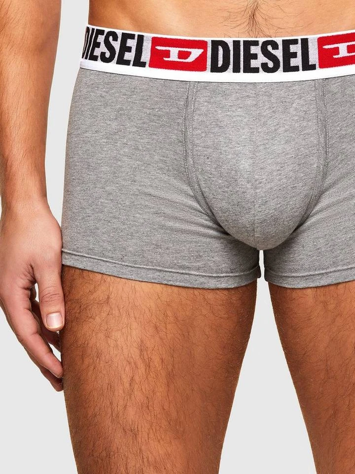 Diesel Boxershorts »Damien Classic Trunk« (3 Stück) im 3er Pack Grau#ft5_slash#schwarz#ft5_slash#rot, Grau#ft5_slash#schwarz#ft5_slash#weiß, Schwarz#ft5_slash#Grau#ft5_slash#Weiß, Schwarz 4 Diesel Boxershorts »Damien Classic Trunk« (3 Stück) im 3er Pack Grau#ft5_slash#schwarz#ft5_slash#rot, Grau#ft5_slash#schwarz#ft5_slash#weiß, Schwarz#ft5_slash#Grau#ft5_slash#Weiß, Schwarz – Bild 4