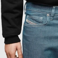 Diesel Tapered-fit-Jeans Tiefer Schritt - D-Vider 069MQ Blau W32 -Diesel Verkäufe 8ab8f7a3 ab96 5369 9409 2bd04d12d15a